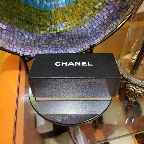 Vintage Chanel  Black Camilla Flower Sunglasses (preowned full set). - Picture 10 of 11